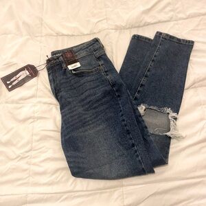 No Boundaries Deconstructed Super High Rise Mom Jean size 7